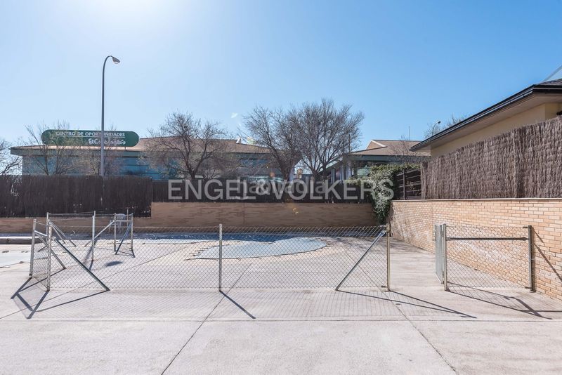 Foto 9560402f-7c03-42fe-8aec-36b54323239a. Apartament amb calefacció aparcament piscina a Viñas Viejas Boadilla del Monte