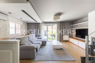 Casa adossada a Miramadrid. Exclusivo chalet pareado en miramadrid totalmente equipado