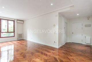 Location Appartement  Calle de la dulzaina. Luminoso piso con reforma integral  en costillares