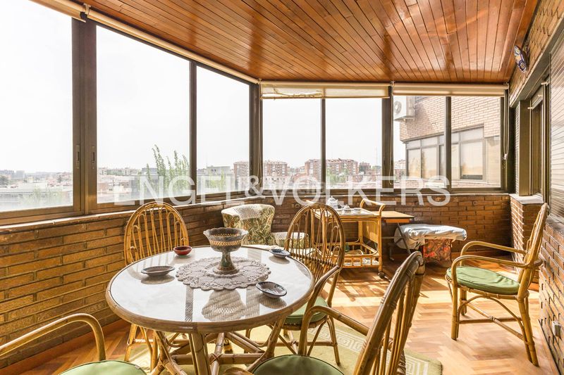 Foto 1a58278b-cfaa-43f7-bd49-ed704d14894c. Pis amb calefacció aparcament piscina a Nueva España Madrid