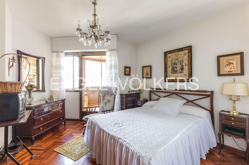 Foto 463d360d-9162-4915-8e5c-86467205d433. Pis amb calefacció aparcament piscina a Nueva España Madrid