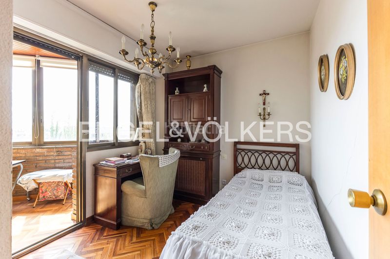 Foto b87630d8-4b54-479f-9b2a-1553014b6512. Pis amb calefacció aparcament piscina a Nueva España Madrid