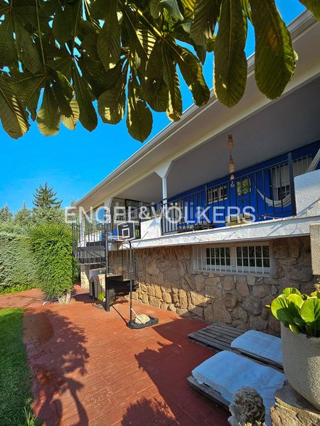 Foto 40aaea7f-bad2-4d5a-8714-52bcf5c7cfb1. Casa amb calefacció aparcament piscina a Alpedrete