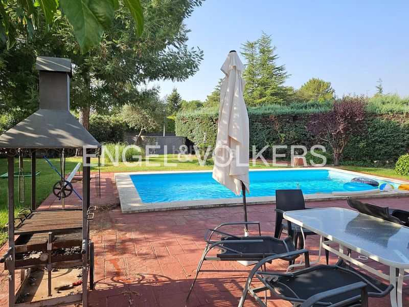 Foto 9a51705e-9960-4dc3-bfc1-b5de858495a5. Casa amb calefacció aparcament piscina a Alpedrete