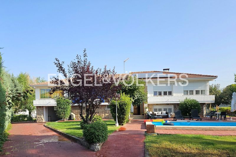 Foto c0721d0e-7ba4-4ea0-bb2e-24139312f664. Casa amb calefacció aparcament piscina a Alpedrete