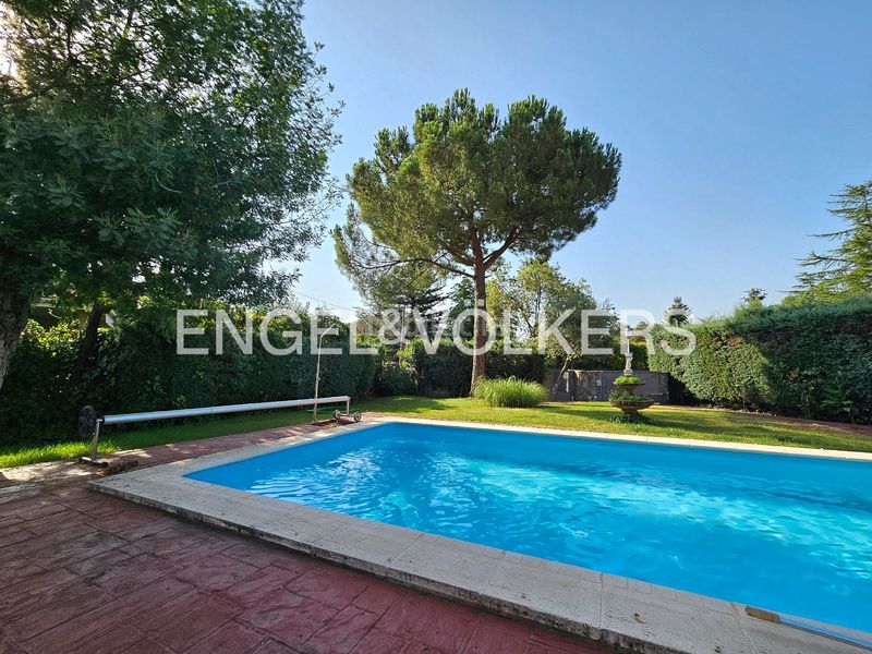 Foto c372ae5b-c0f0-42dc-aacc-0bee1dd7bd3f. Casa amb calefacció aparcament piscina a Alpedrete