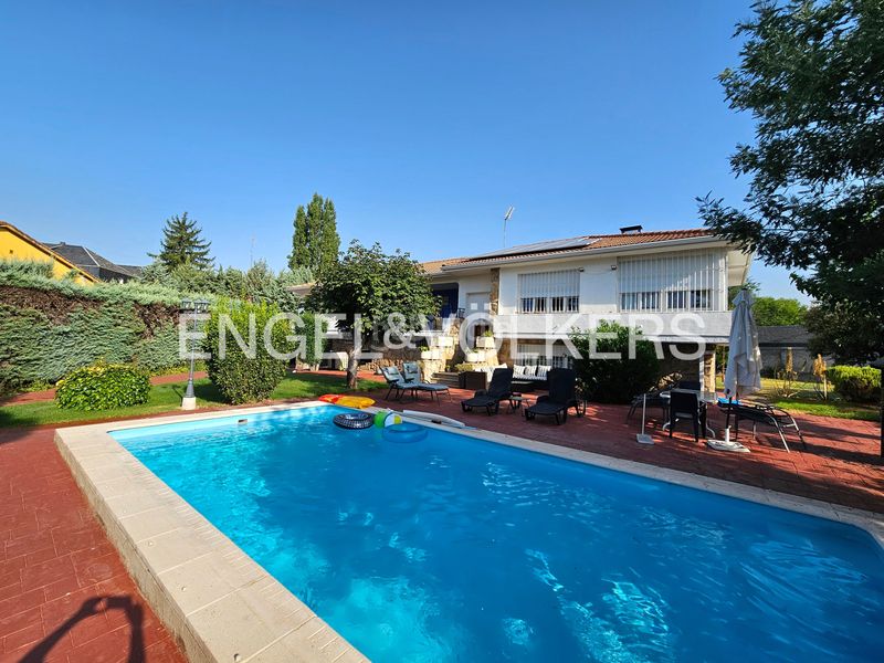 Foto d6222a55-9cf3-4823-b14a-750e6e4e64da. Casa amb calefacció aparcament piscina a Alpedrete