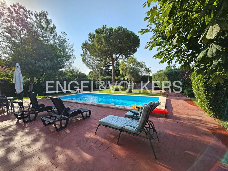 Foto eabe691a-cf13-42cc-aff7-a08e203708d6. Casa amb calefacció aparcament piscina a Alpedrete