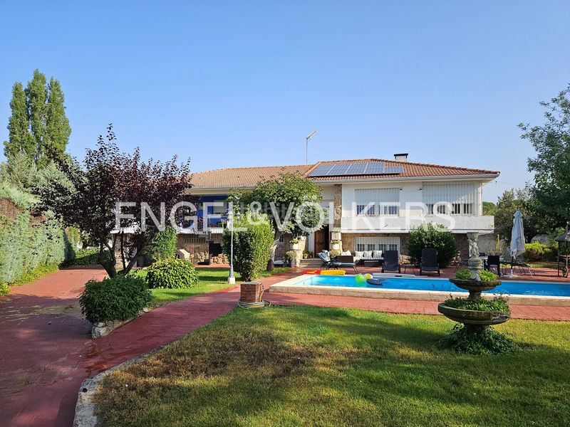 Foto fa96d0c9-9f14-4dca-b3fc-a1d4584f2c0d. Casa amb calefacció aparcament piscina a Alpedrete