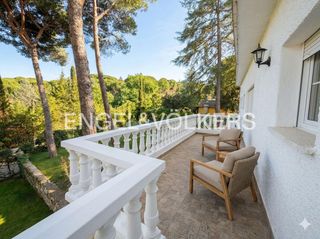 Haus in San Martín de Valdeiglesias. Chalet independiente con amarre privado en ciudad san ramón