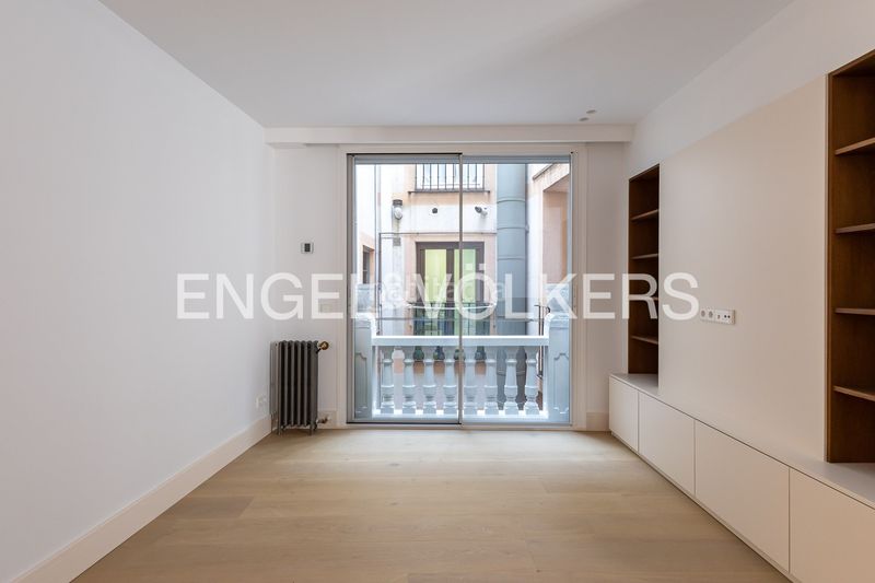 Foto 22c7ebe0-28f6-4ac0-b861-fd05df1022e6. Pis amb calefacció a Palacio Madrid