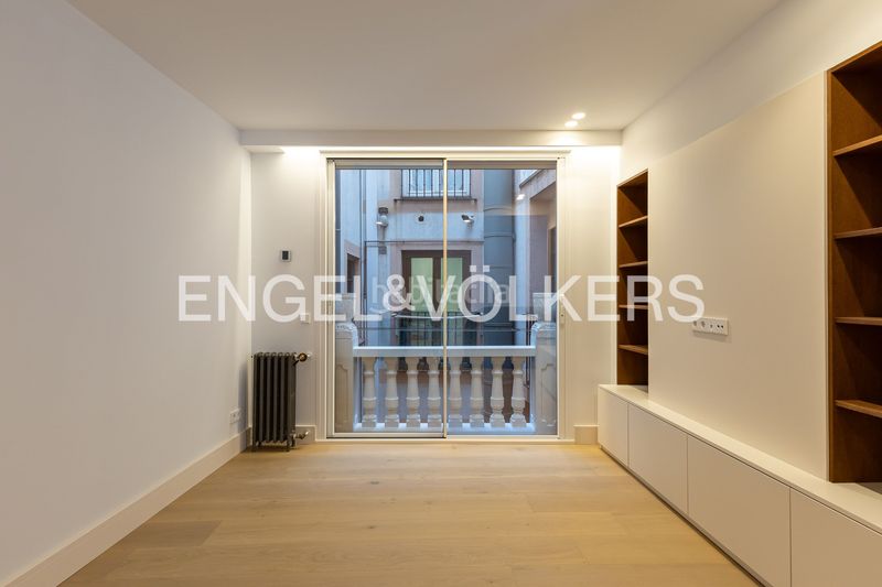 Foto e99d0f04-0da2-4b7f-92a1-27f9020429c9. Pis amb calefacció a Palacio Madrid