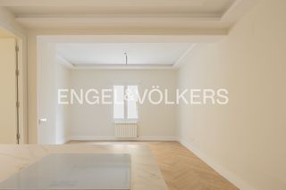 Pis a Ibiza. Oportunidad piso reformado de 100 m con luz natural a paso del r