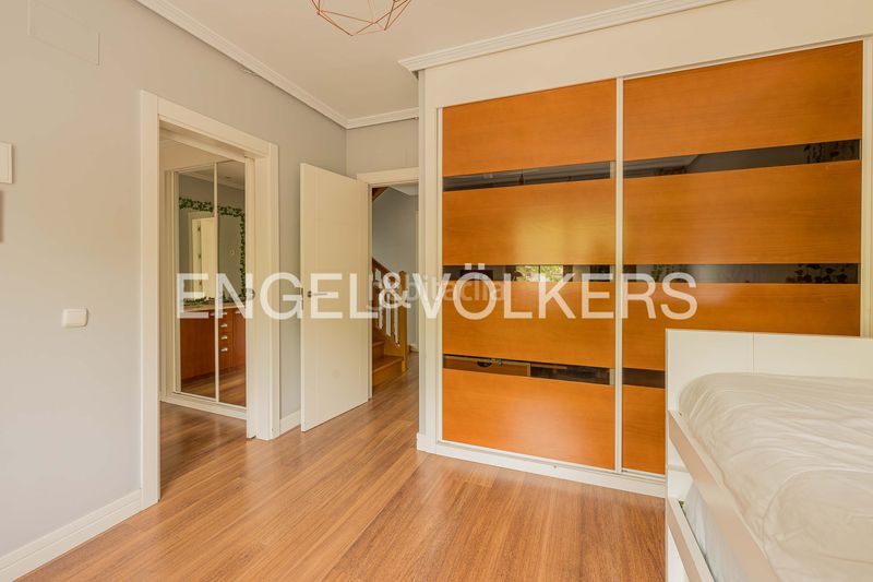 Foto 1a710fc4-50c0-4d46-9830-4ad99b78e46b. Casa amb calefacció aparcament piscina a Viñas Viejas Boadilla del Monte