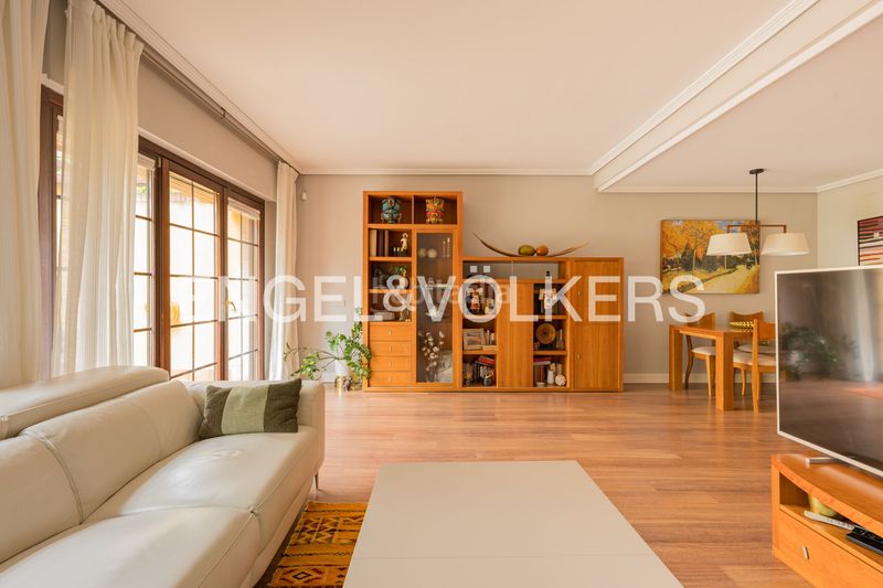 Foto a7c8b2f4-4468-4778-aea6-fd01224d847d. Casa amb calefacció aparcament piscina a Viñas Viejas Boadilla del Monte