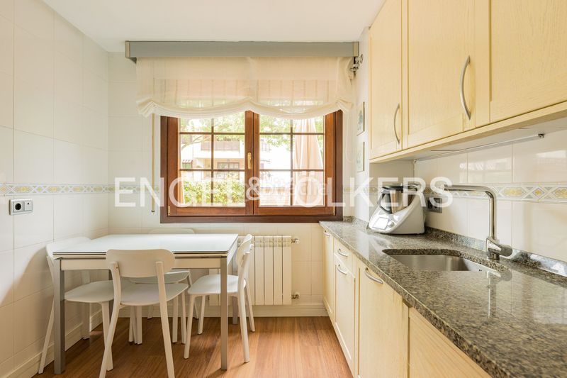 Foto f8efc738-04a5-4f30-9b97-58d3786ca53d. Casa amb calefacció aparcament piscina a Viñas Viejas Boadilla del Monte