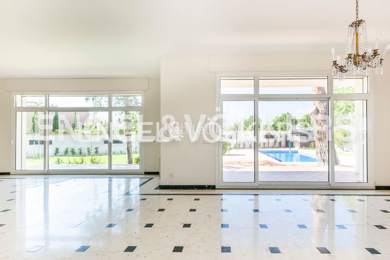 Foto acef984a-2a6d-469b-a29e-5b7c98ae5e6f. Casa amb calefacció aparcament piscina a Aravaca Madrid