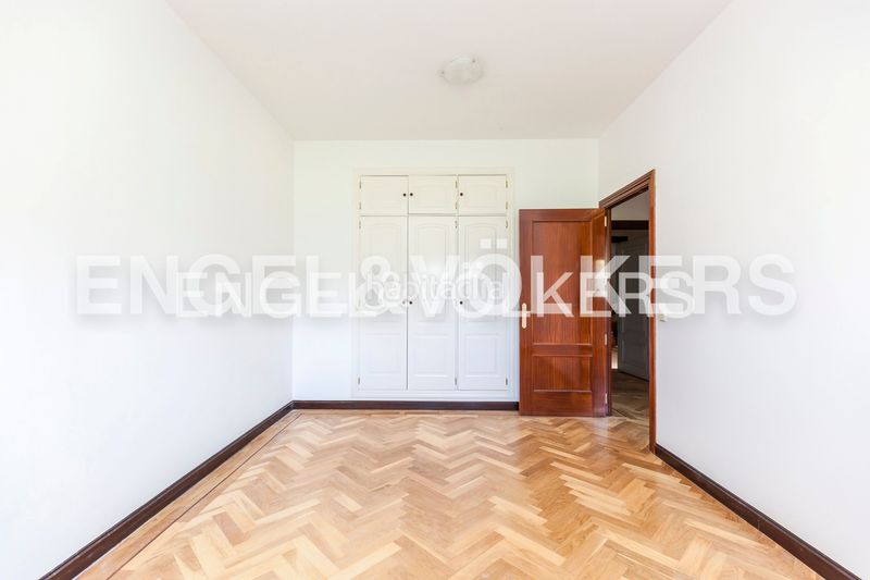 Foto eabdd5e5-5f9d-4419-8408-d57e74c303bd. Casa amb calefacció aparcament piscina a Aravaca Madrid
