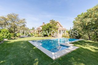 Casa a Club de Golf. Descubre el lujo discreto en las rozas de madrid casa exclusiva