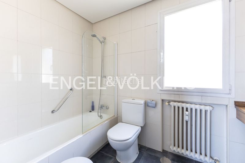 Foto 19a92fd5-4a22-4eca-bf71-92b9ca09692a. Pis amb calefacció piscina a Nueva España Madrid