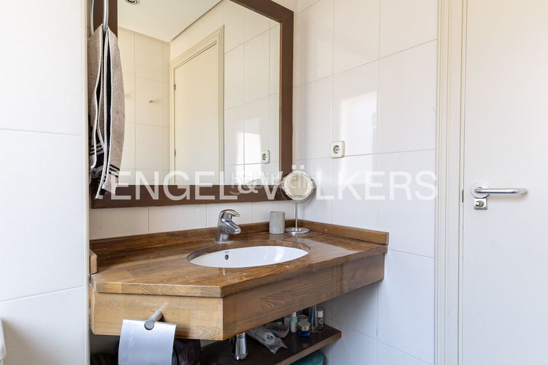 Foto 42dd4fef-cf35-4b53-ae4c-919ccb383db8. Pis amb calefacció piscina a Nueva España Madrid