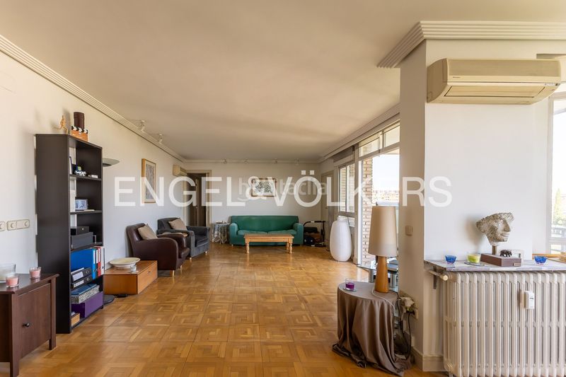 Foto 79110869-b228-4992-92a2-d32d9a6633b8. Pis amb calefacció piscina a Nueva España Madrid