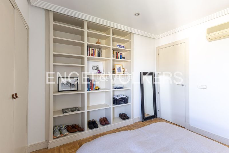 Foto d2844fdb-a196-4ec0-a033-fd6988fbb972. Pis amb calefacció piscina a Nueva España Madrid