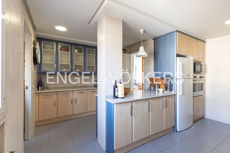 Foto df15df4c-5e3a-4d47-8a80-368fa652b6f2. Pis amb calefacció piscina a Nueva España Madrid