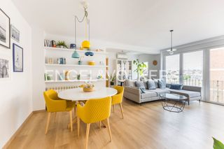 Pis a Prosperidad. Piso completamente exterior, amplio salón con gran ventanal en p