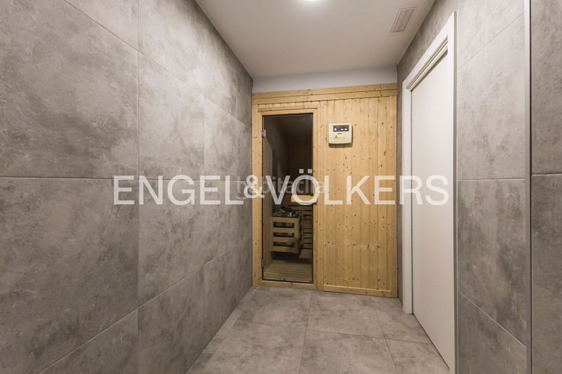 Foto f0b9c220-b316-4bfb-8827-eb937fe5a7cb. Pis amb calefacció aparcament piscina a Sanchinarro Madrid