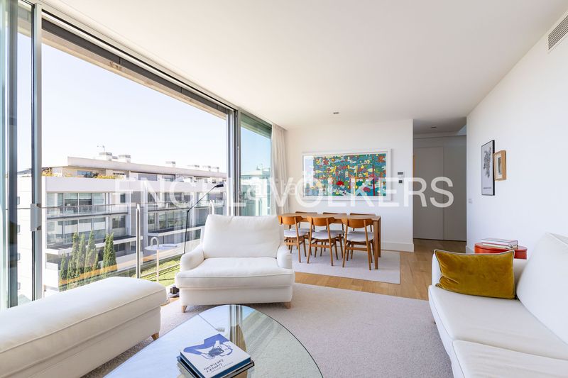 Foto dd6ad02d-eb3d-4eb5-b0f7-1715a1aed62e. Àtic amb calefacció aparcament piscina a La Florida - El Plantío Madrid