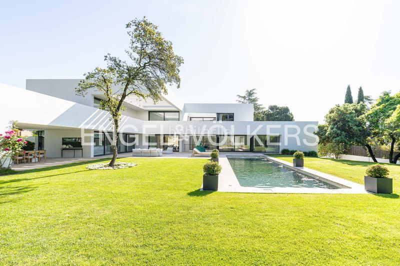 Foto 052f4b36-5704-40a8-93b9-472c6c10273f. Casa amb calefacció piscina a La Florida - El Plantío Madrid