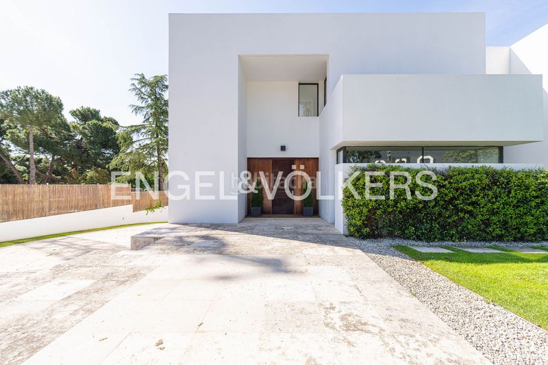 Foto 4687b63c-7e84-4612-aeae-f8e3265dd9e4. Casa amb calefacció piscina a La Florida - El Plantío Madrid