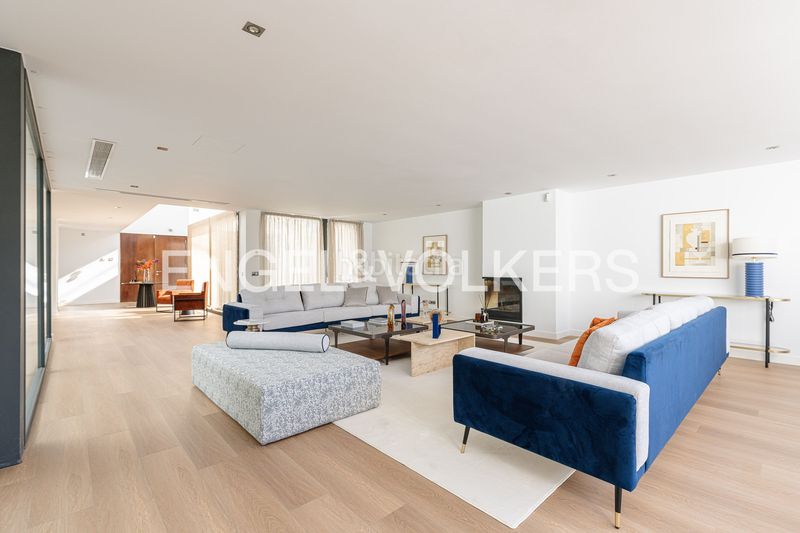 Foto 47db6bff-33de-46e7-b6e3-5f7ed4e5bb09. Casa amb calefacció piscina a La Florida - El Plantío Madrid