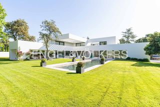 Haus in La Florida - El Plantío. Exclusiva villa de diseño en la florida