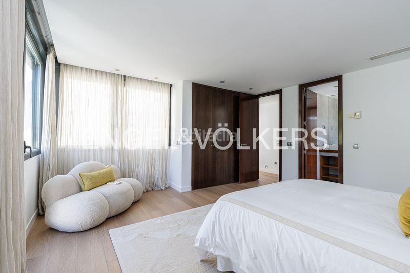 Foto 8a5d54f3-f207-4a0d-84a8-d868782cd7d2. Casa amb calefacció piscina a La Florida - El Plantío Madrid