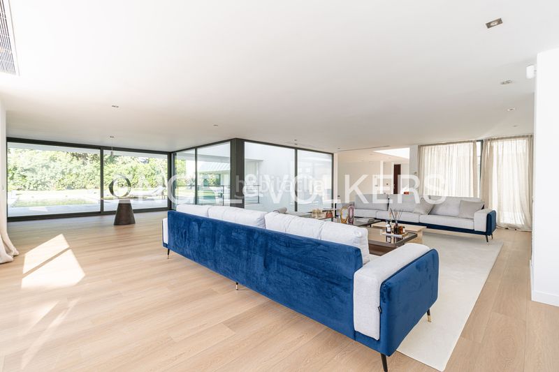 Foto a4d9de46-0bd2-49d1-adbb-b575acf67c51. Casa amb calefacció piscina a La Florida - El Plantío Madrid