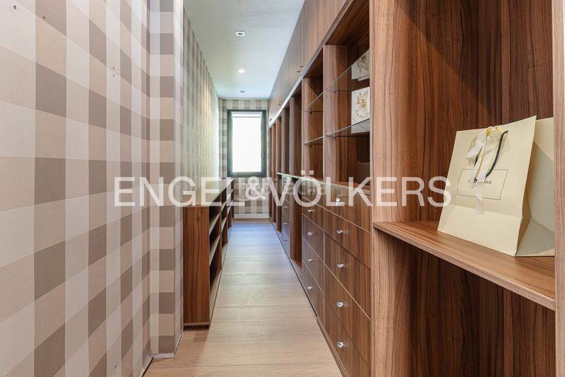 Foto a94e2d10-5e92-4c83-86fb-a3d536f584f8. Casa amb calefacció piscina a La Florida - El Plantío Madrid