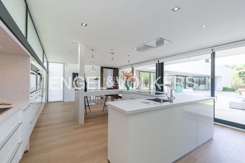 Foto fd84c4e2-7a44-4146-a989-93b0d0c433bb. Casa amb calefacció piscina a La Florida - El Plantío Madrid