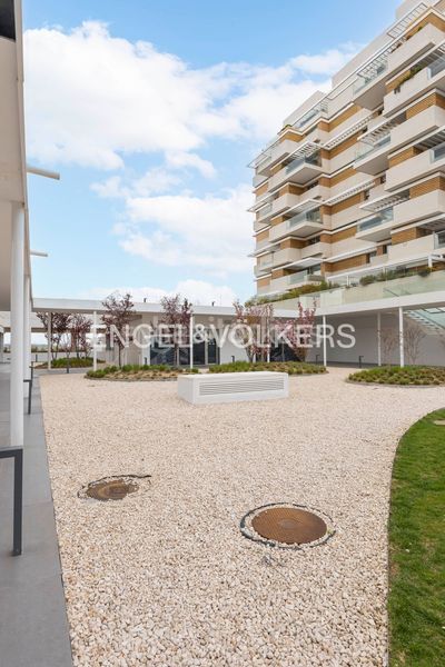 Foto c2d22086-17cd-4855-9e41-a375a0b685c1. Àtic amb calefacció aparcament piscina a Valdebebas - Valdefuentes Madrid