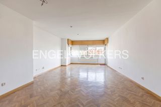 Lloguer Pis a Segunda Fase. Amplio piso de 4 dormitorios con terraza en tres cantos, ideal p