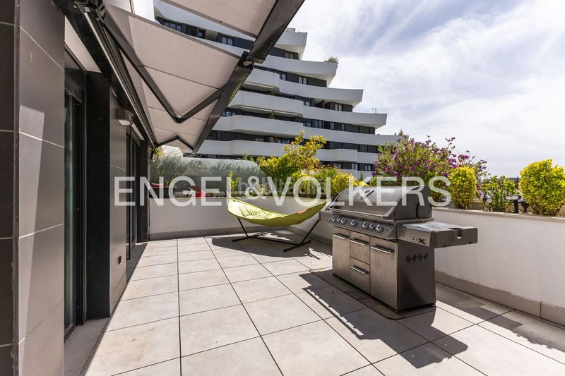 Foto d842d213-8681-4774-bdef-8c5e9e13c0a2. Pis amb calefacció aparcament piscina a Valdebebas - Valdefuentes Madrid