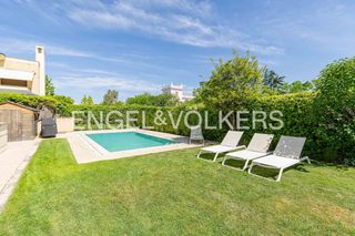 Reihenhaus in Valdemarín. Exclusiva vivienda pareada en valdemarín