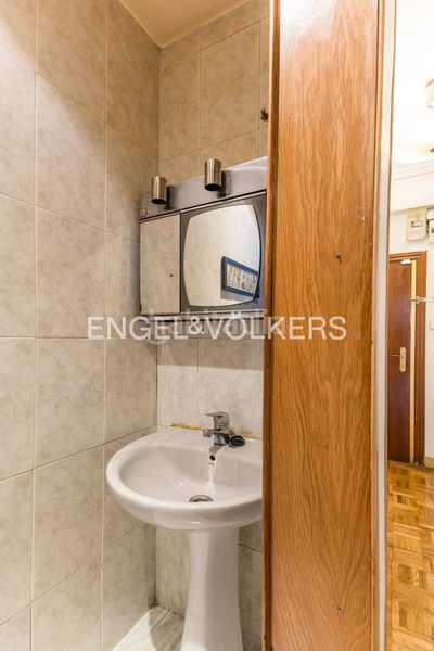 Foto 79d60e2c-da3c-42ef-a835-f87a2636c2fe. Pis amb calefacció aparcament a Prosperidad Madrid