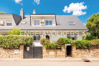Lloguer Casa a Estación. Chalet adosado reformado con jardín privado, terrazas y piscina