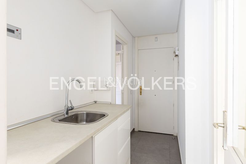Foto 575d64fc-3994-4ef4-b687-ecdbb326a544. Pis amb calefacció aparcament piscina a Almagro Madrid