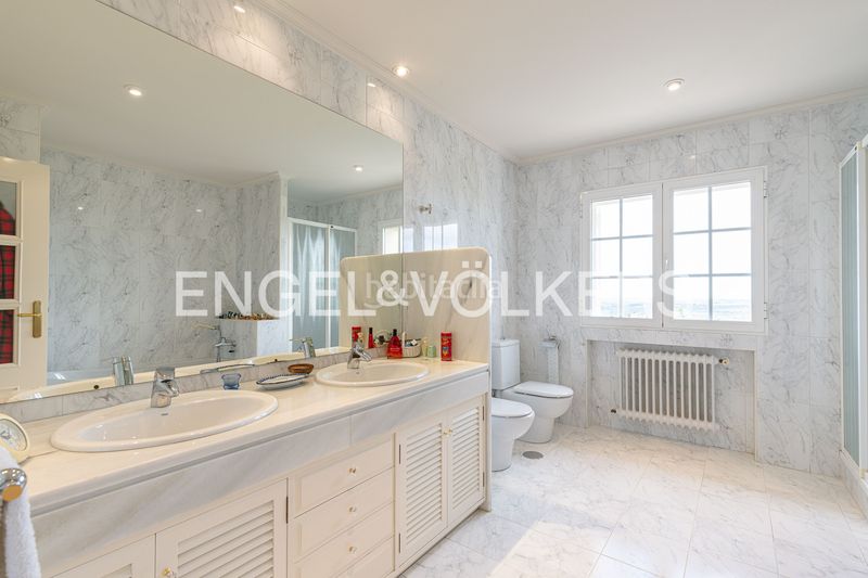 Foto e0c465aa-b7cd-4dc7-8d35-33a333711725. Casa amb calefacció piscina a El Monte Torrelodones