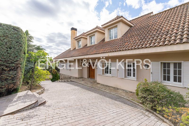 Foto e5c6f4ce-8d1c-4e2b-a234-d893588cb20c. Casa amb calefacció piscina a El Monte Torrelodones