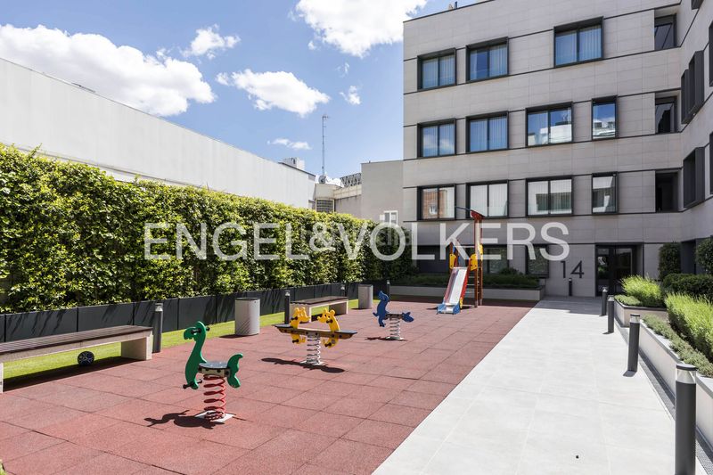 Foto ba2c6f1e-c69a-4758-a4cb-9ff95c1dde9e. Dúplex amb calefacció aparcament piscina a Ciudad Jardín Madrid
