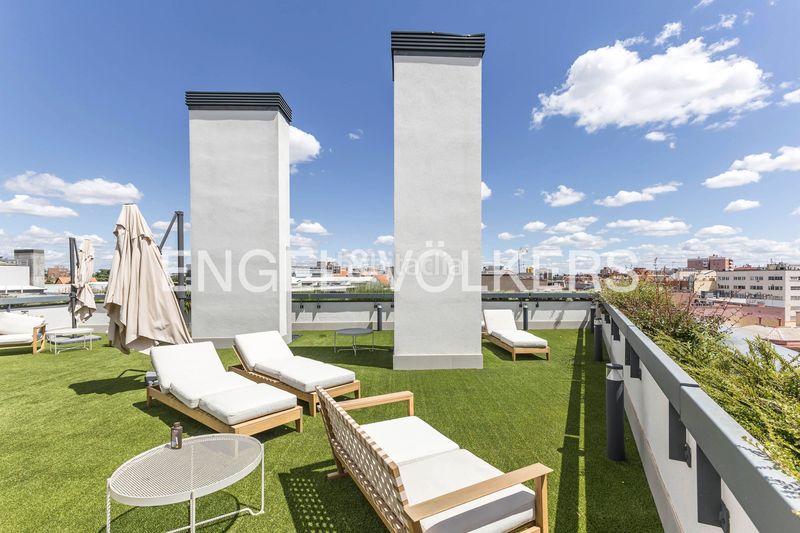 Foto ca57ca04-a702-4803-aaf7-51399d194adb. Dúplex amb calefacció aparcament piscina a Ciudad Jardín Madrid